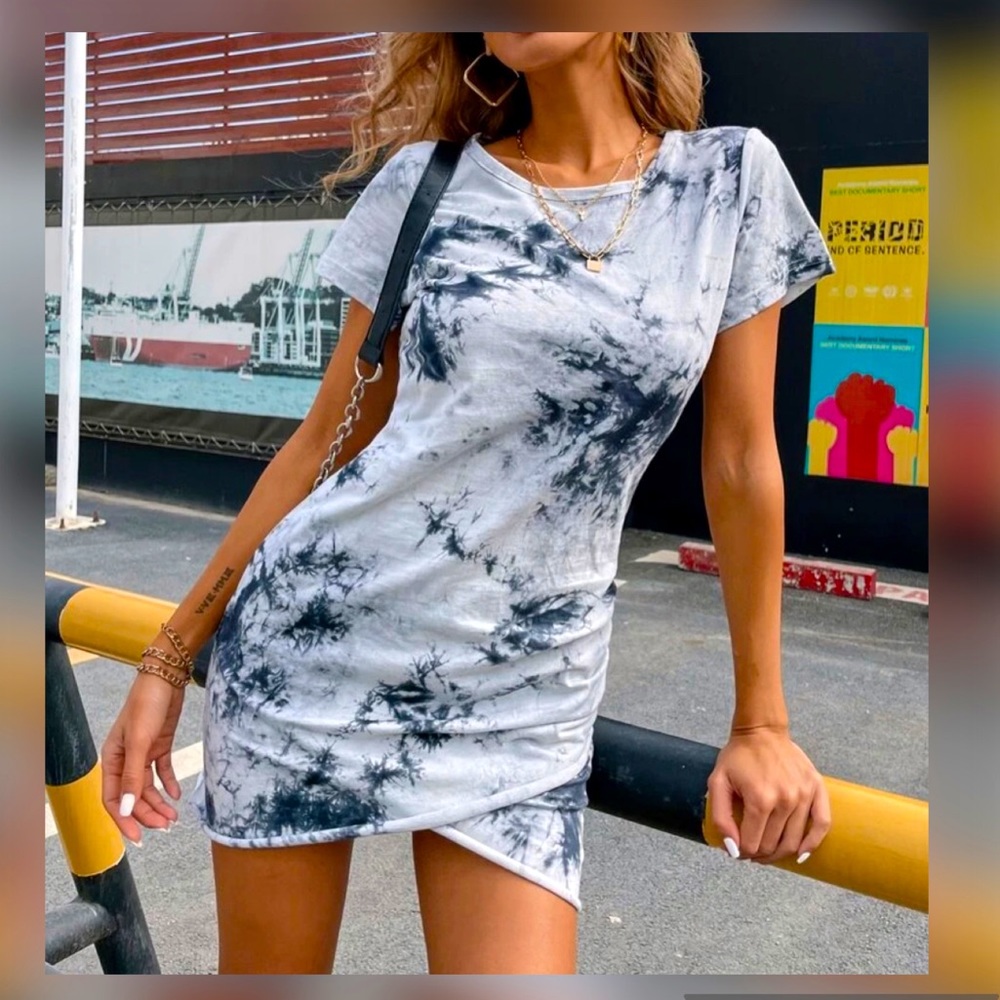 💫 Tie Dye Asymmetric Hem Fitted Dress